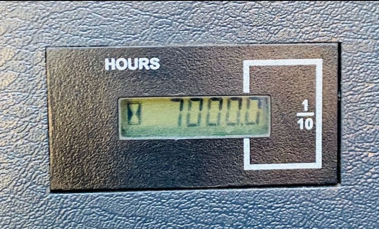 Escavadeira Hyundai 260 LC-9 2020, com 7000 horas - Imagem 9