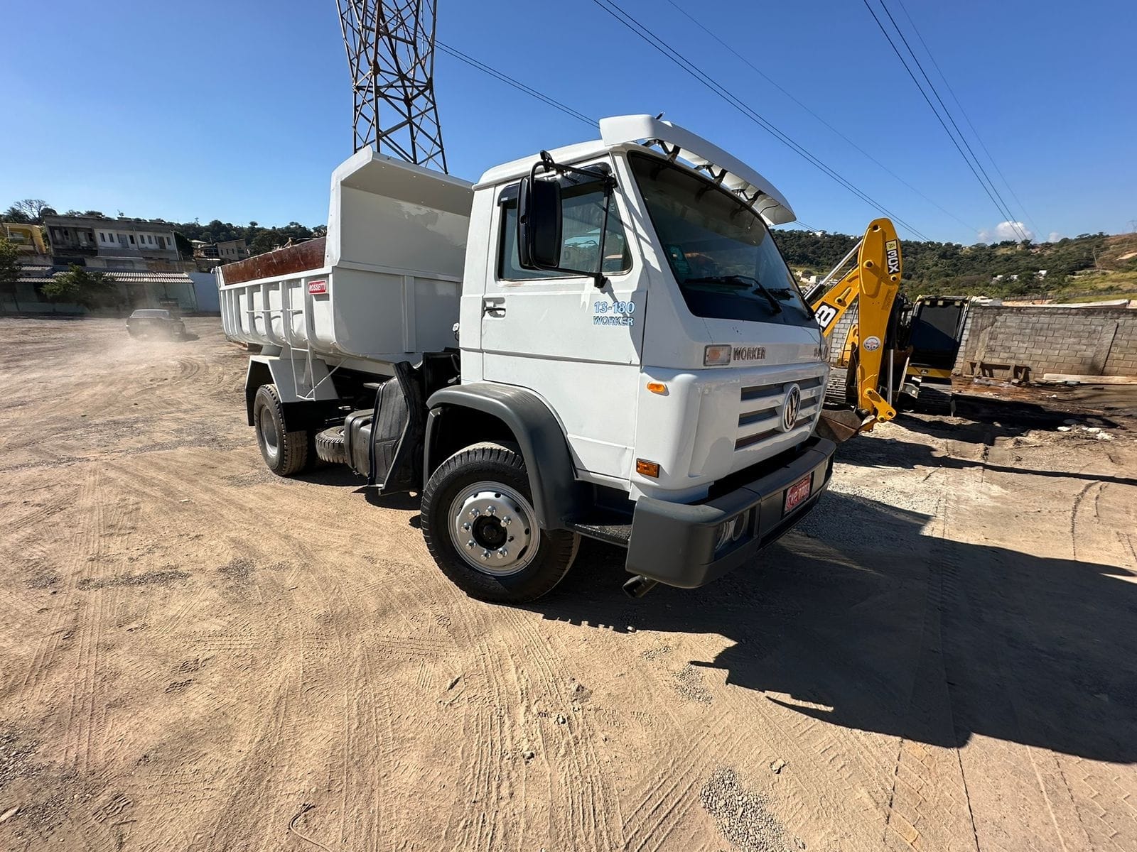 Caminhão Volkswagen 13180 - Imagem 3