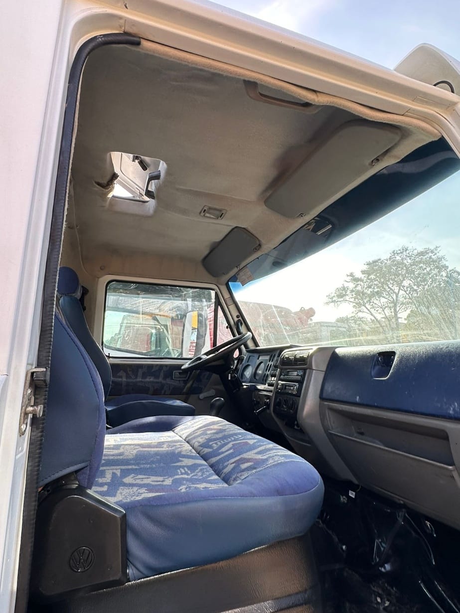 Caminhão Volkswagen 13180 - Imagem 7