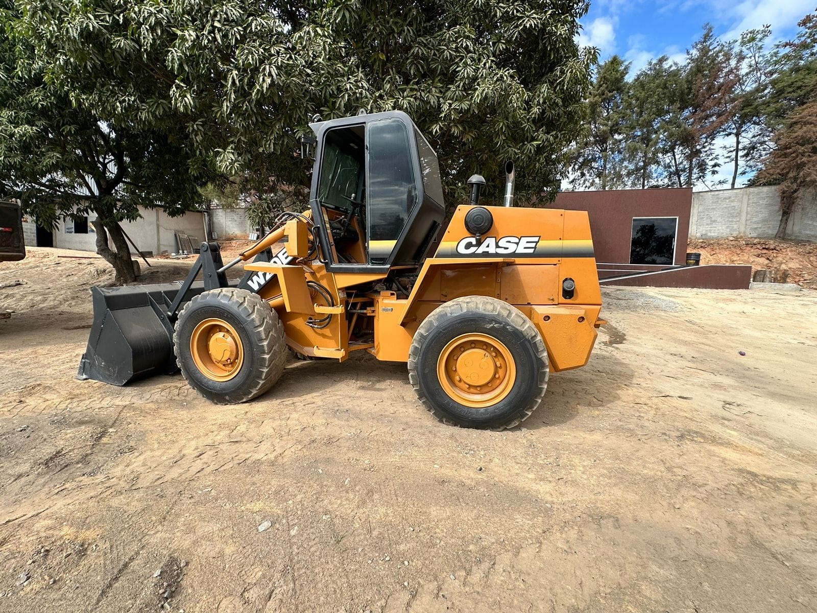 Pá Carregadeira Case Construction W20E 2011 - Imagem 3
