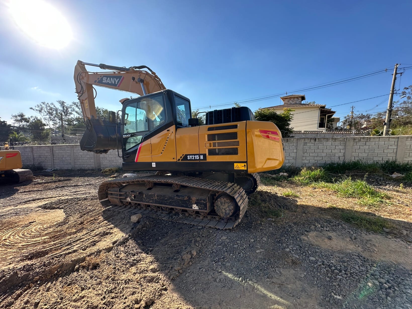 Escavadeira SANY SY215 H  2023 - Imagem 1