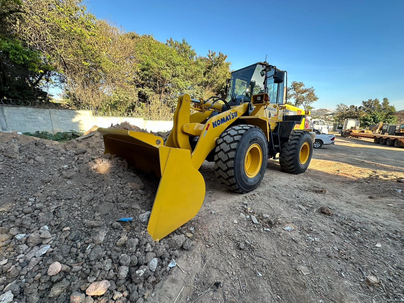 Pá Carregadeira Komatsu WA320 2019 - Imagem 1