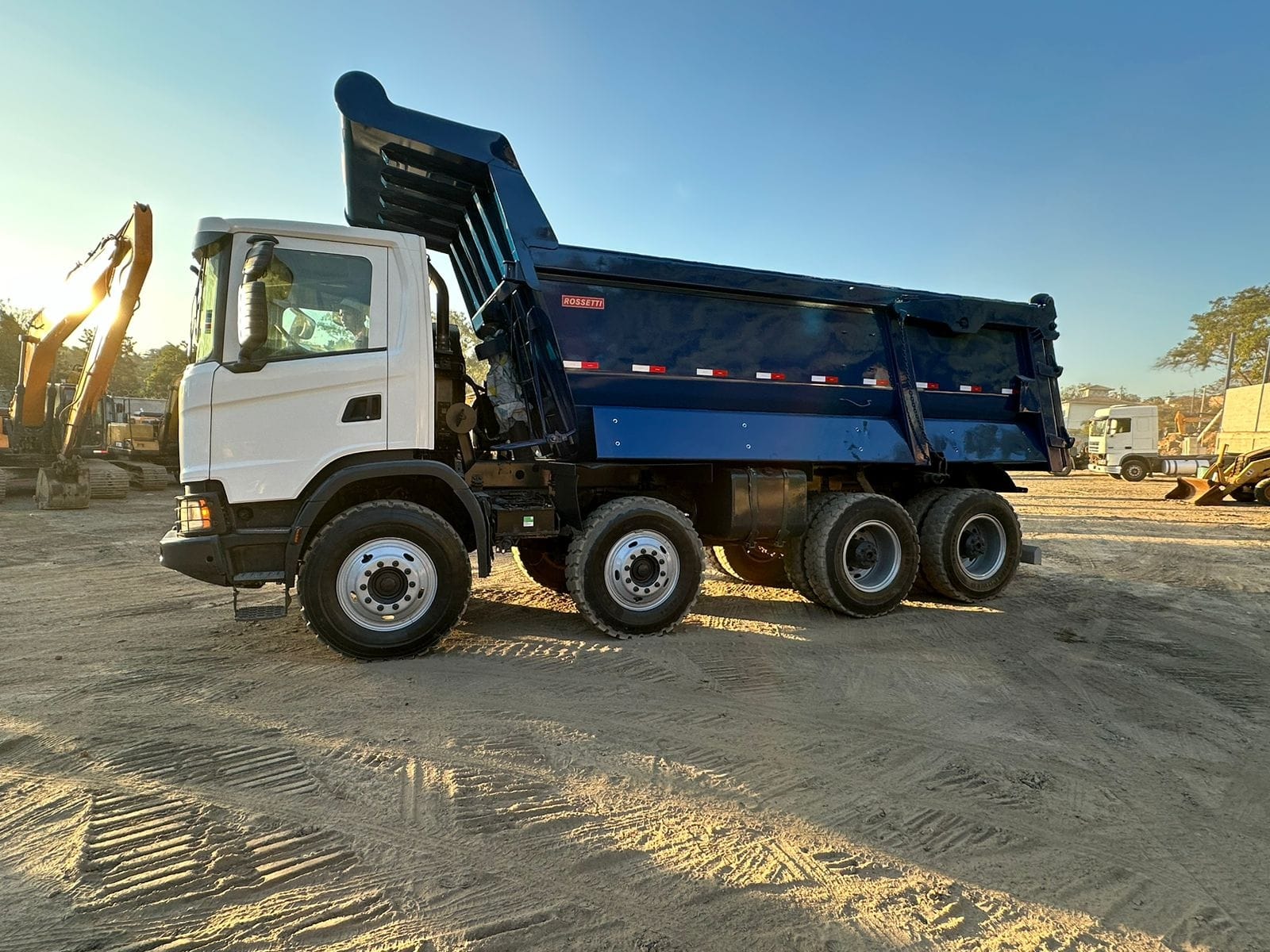 Caminhão Basculante Scania G500 8X4 XT 2019/19 - Imagem 4