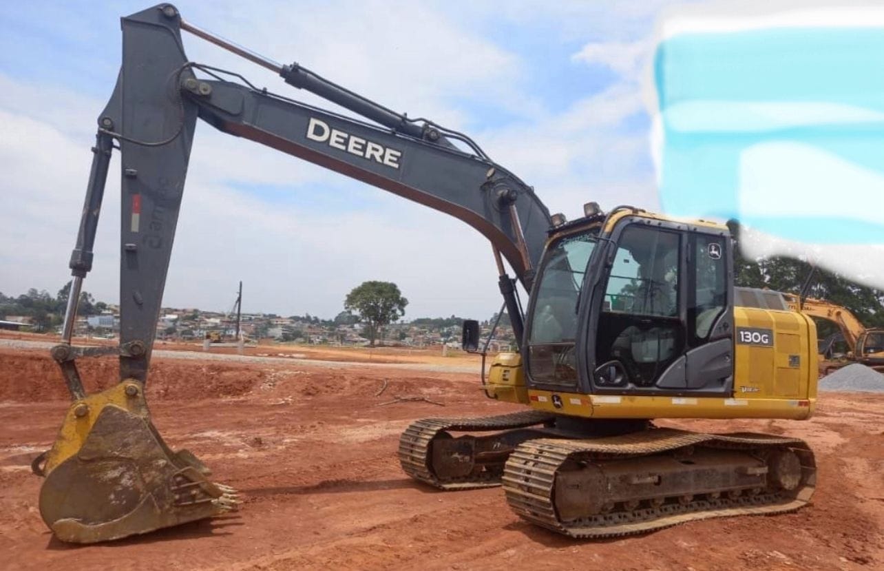 Escavadeira John Deere 130G 2016 com 4300 horas  - Imagem 3