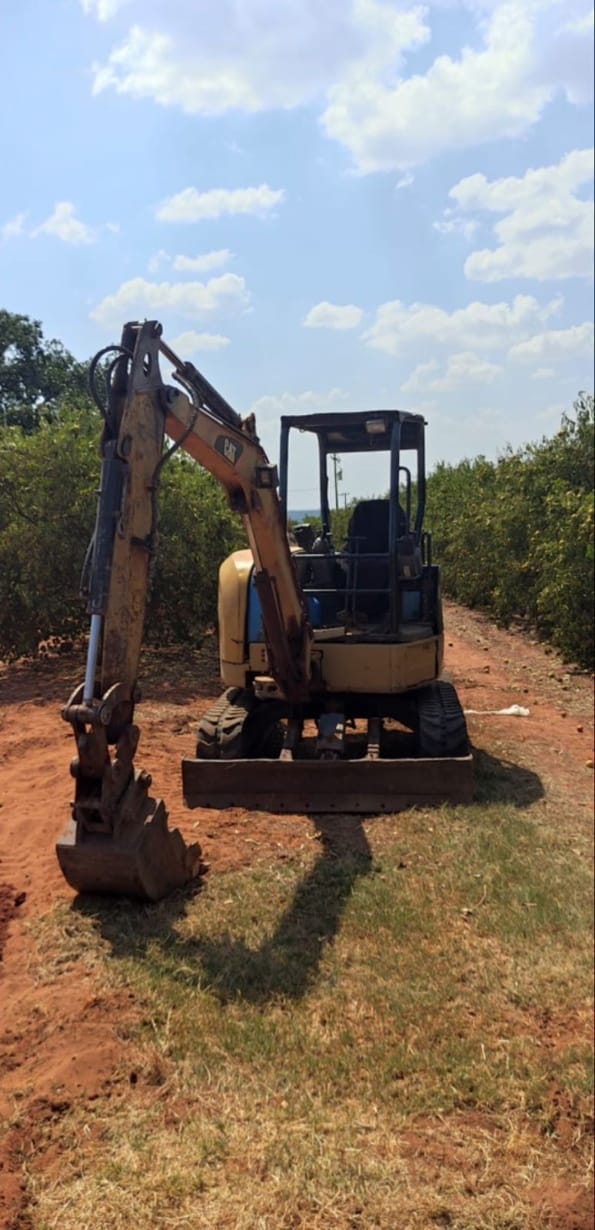 Mini Escavadeira Caterpillar 303.5  2013 - Imagem 1