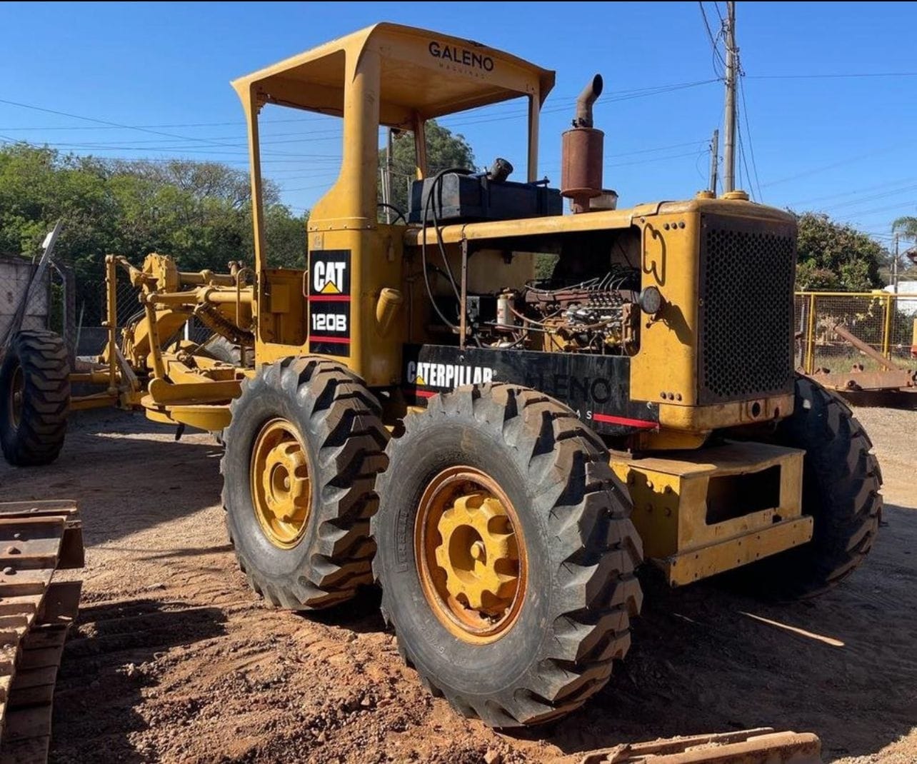 Motoniveladora Caterpillar 120B 1990 - Imagem 2