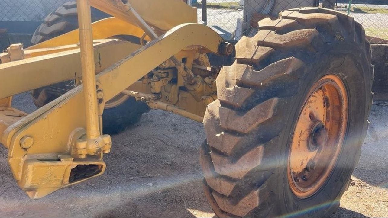 Motoniveladora Caterpillar 120B 1990 - Imagem 4