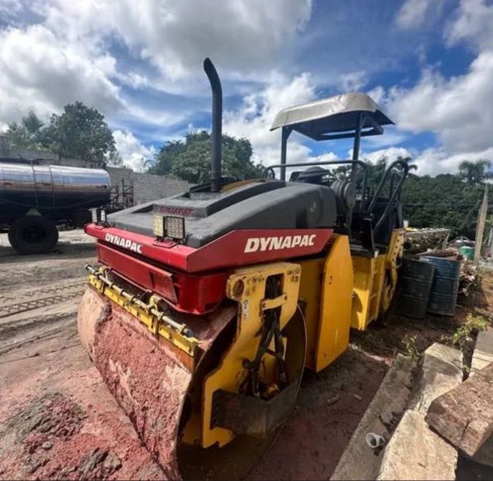 Rolo Compactador Dynapac CC222 1997 - Imagem 1