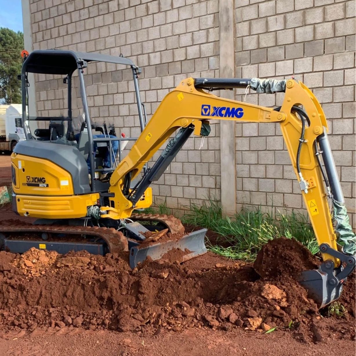 Mini Escavadeira XCMG XE35U 2024 - Imagem 1