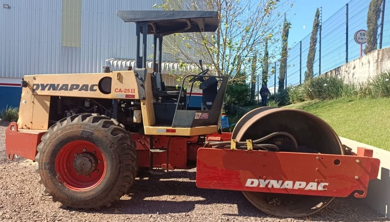 Rolo Compactador Dynapac CA25 2001 - Imagem 3