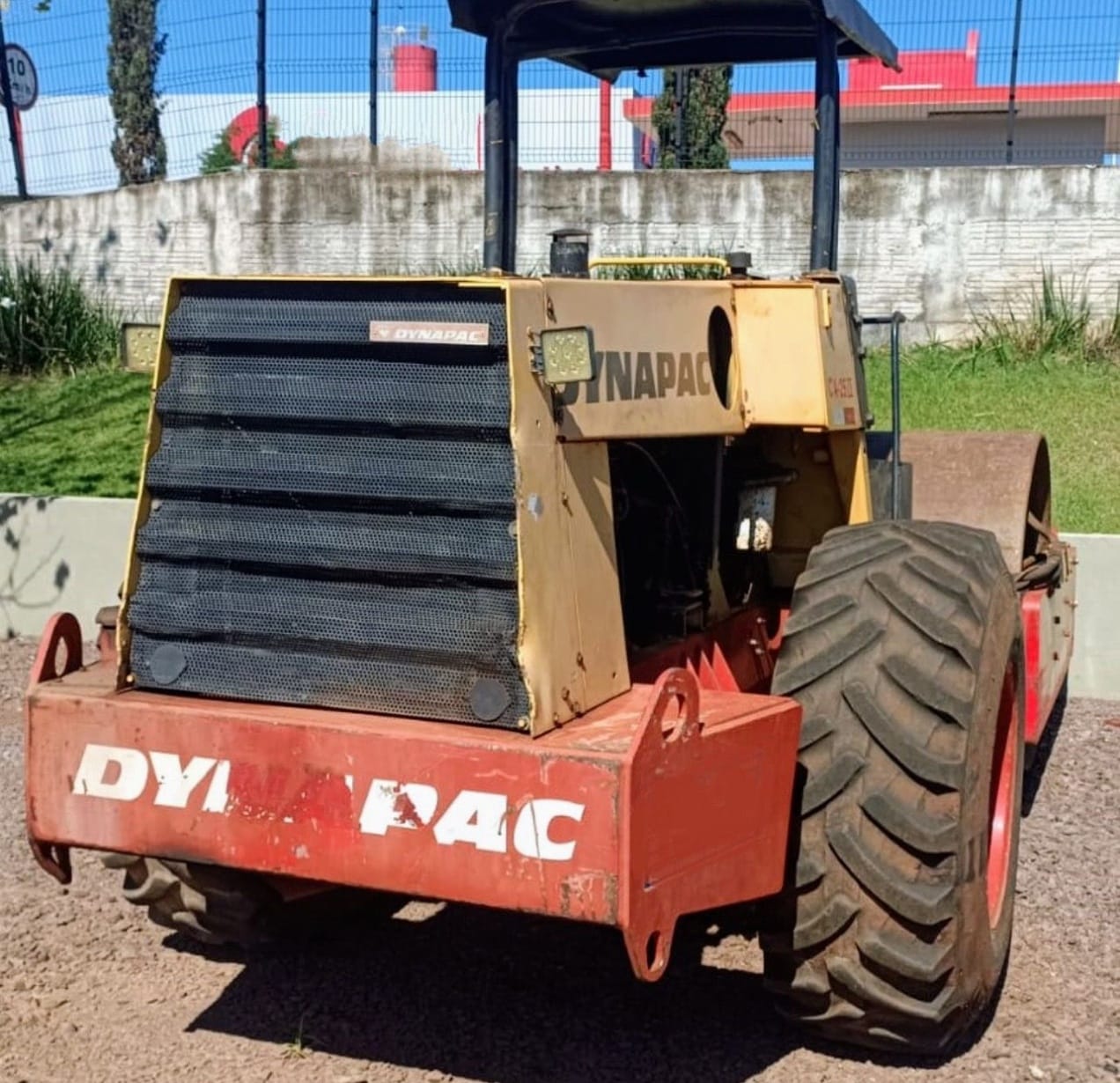 Rolo Compactador Dynapac CA25 2001 - Imagem 4