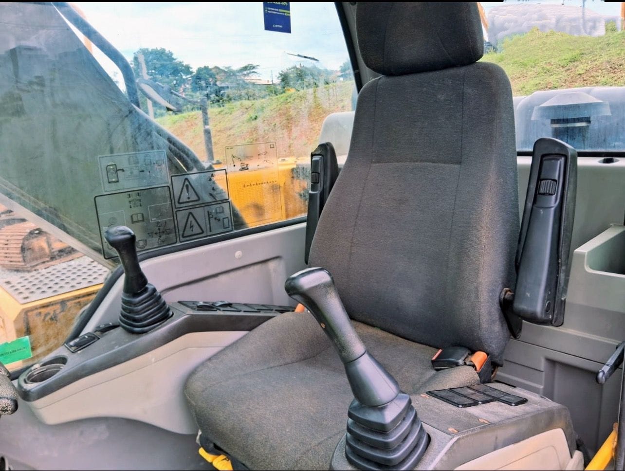 Escavadeira Volvo EC200D 2019 - Imagem 9