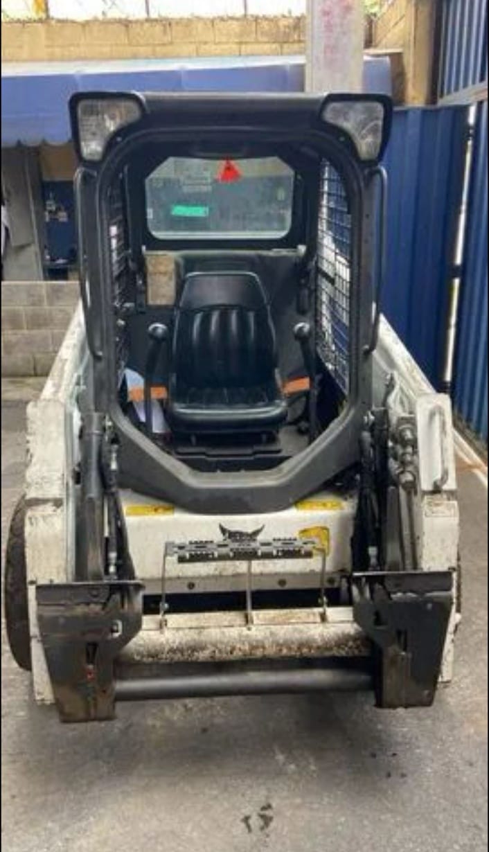 Mini Carregadeira Bobcat S450 2022 - Imagem 4