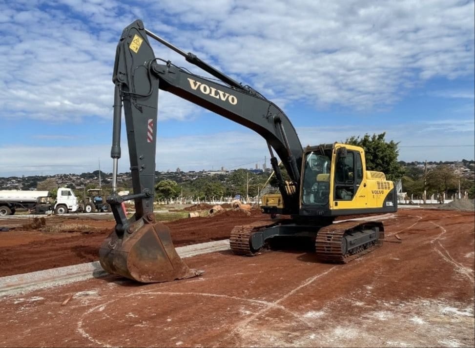 Escavadeira Volvo 210BLC 2009 - Imagem 2