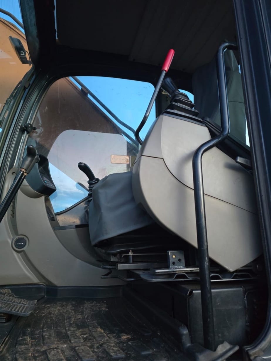 Escavadeira Case CX220B 2013, com tudo novo - Imagem 13