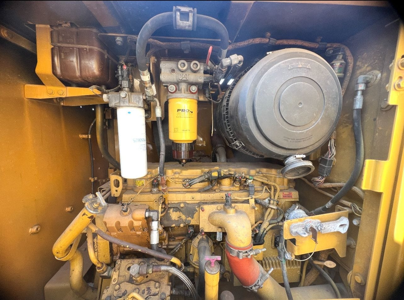 Motoniveladora Caterpillar 140K 2011 - Imagem 6
