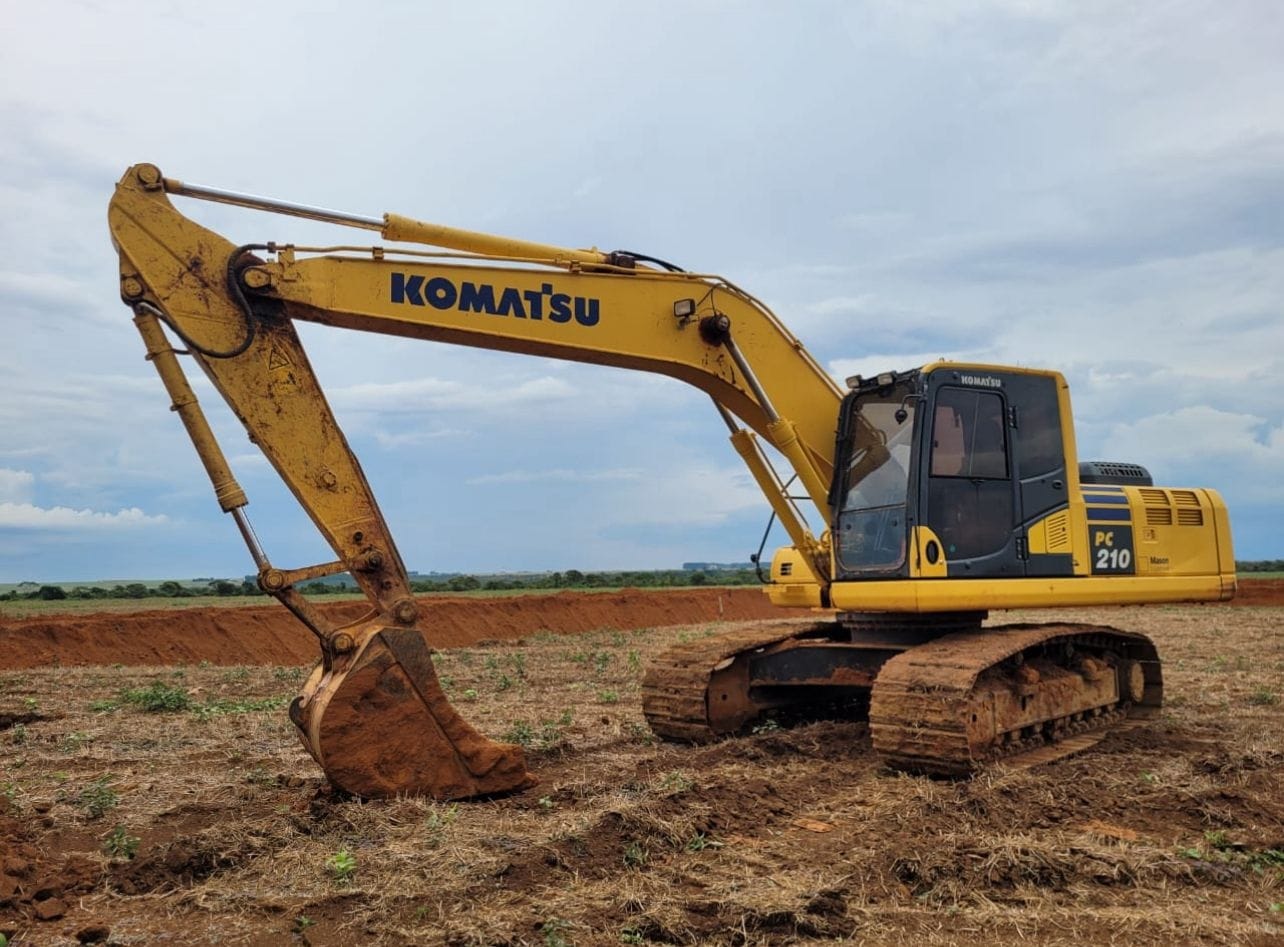 Escavadeira Komatsu PC210 2020 - Imagem 1