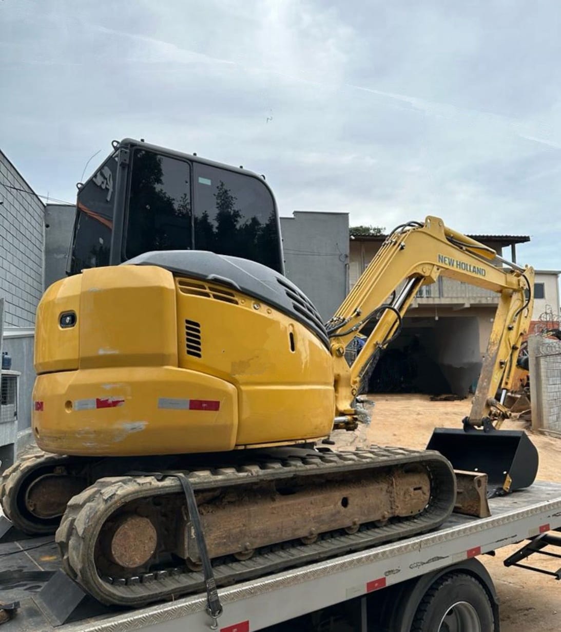 Mini Escavadeira New Holland E55 BX 2019 - Imagem 3