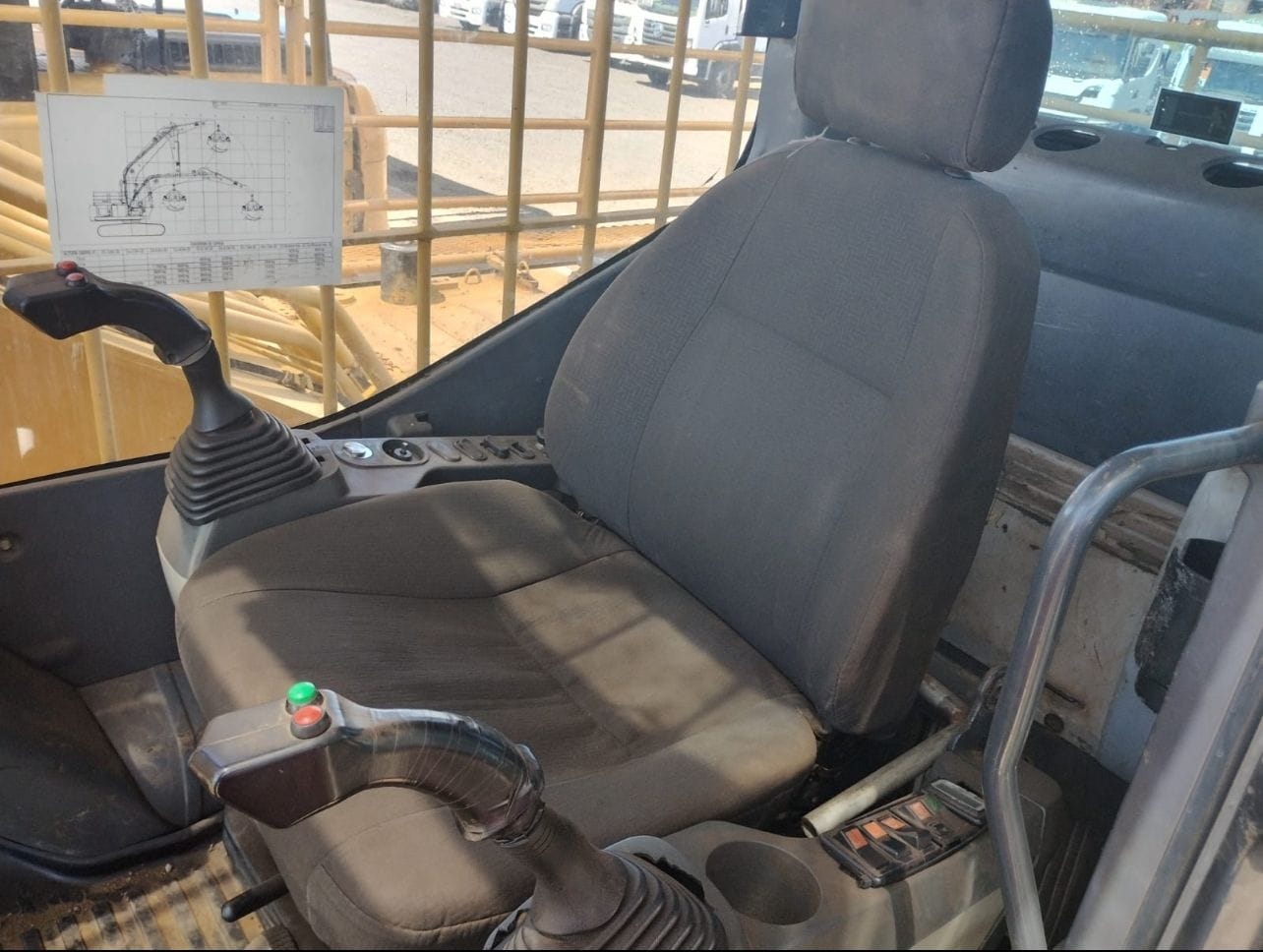 Escavadeira Komatsu PC200 2017 - Imagem 6