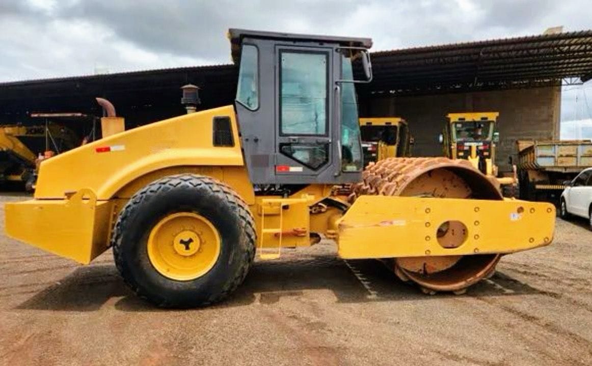 Rolo Compactador Liugong 612H 2012 - Imagem 1