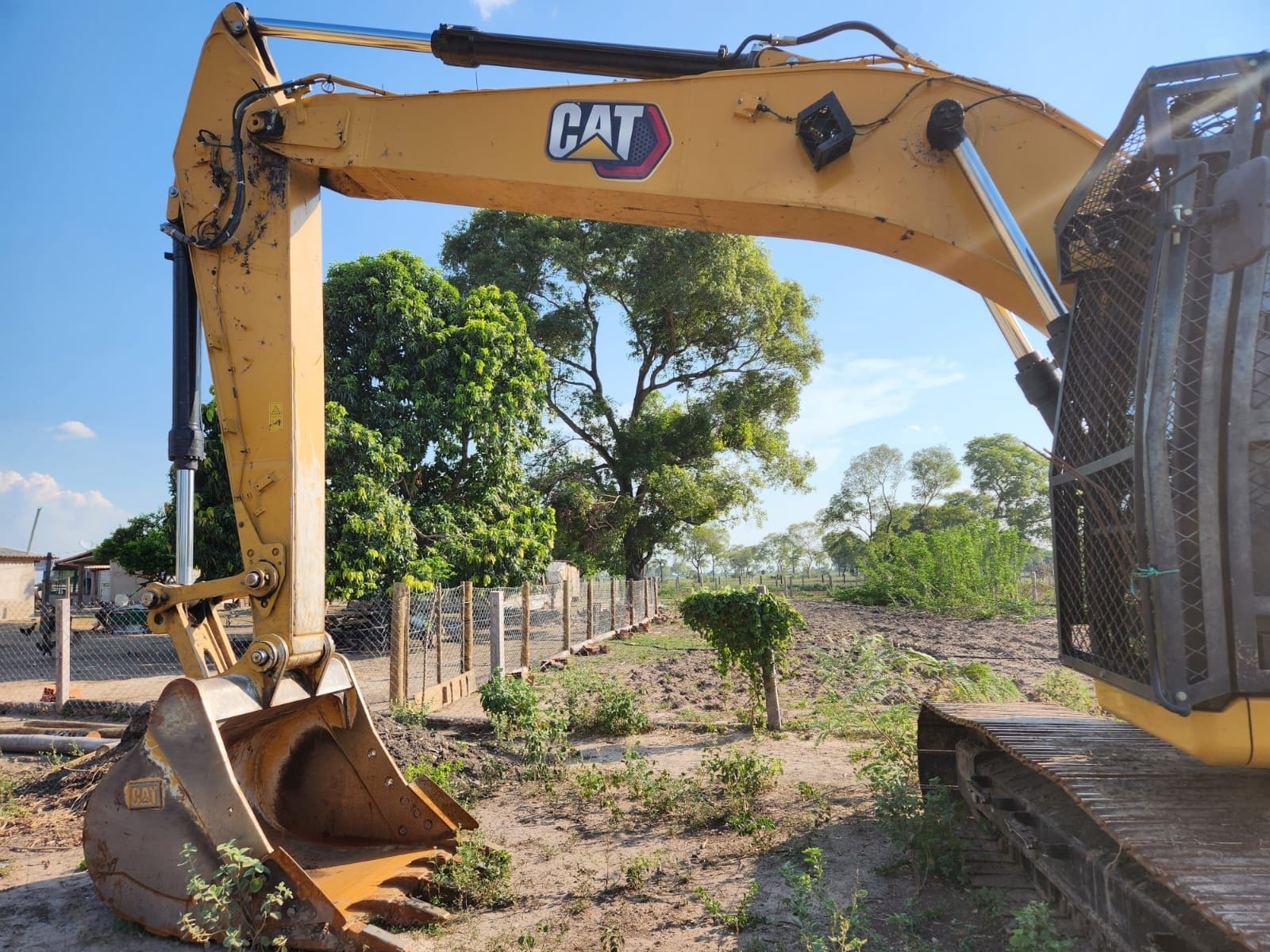 Escavadeira Caterpillar 320 2021 - Imagem 2