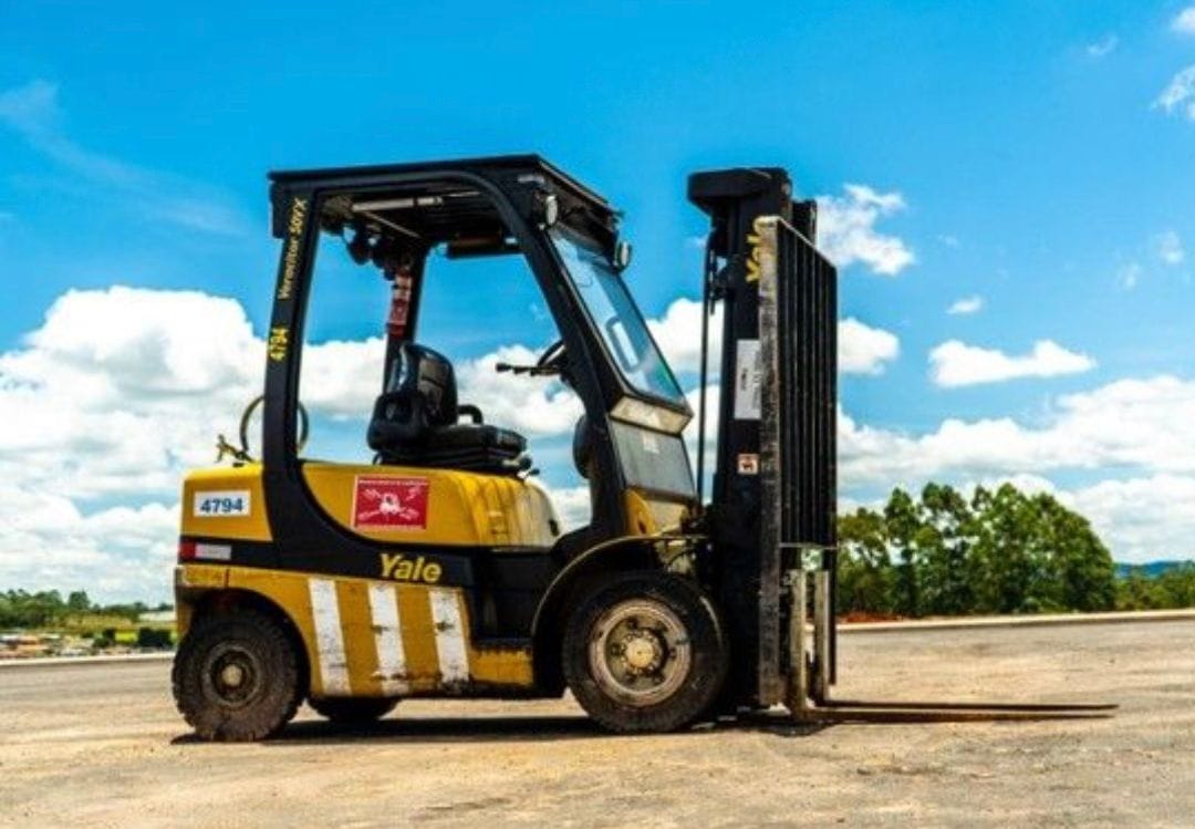 Empilhadeira Yale GP050VX 2017 - Imagem 2