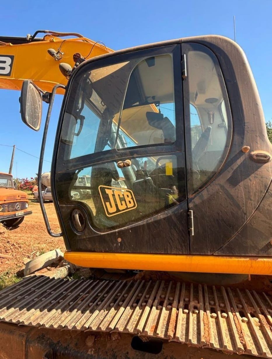 Escavadeira JCB JS200 LC 2019 - Imagem 4