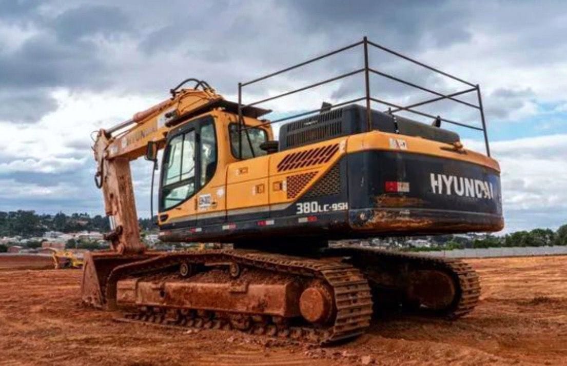 Escavadeira Hyundai R380 2013 - Imagem 4