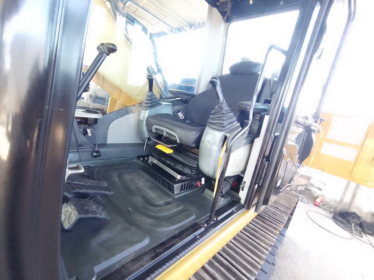 Escavadeira Caterpillar 323D2 LME 2014 - Imagem 4