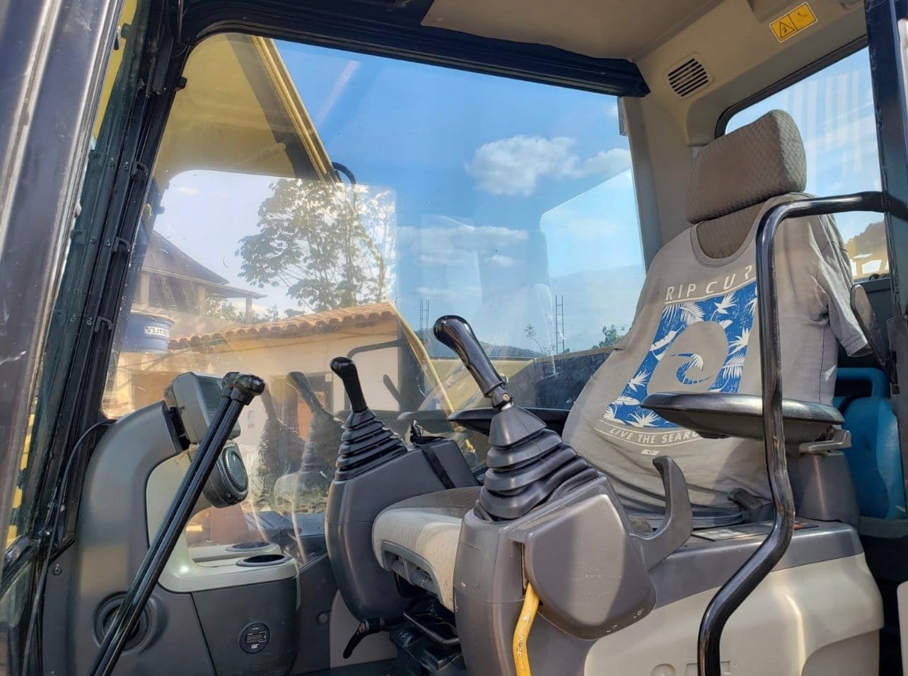 Escavadeira Caterpillar 313D 2018 - Imagem 3