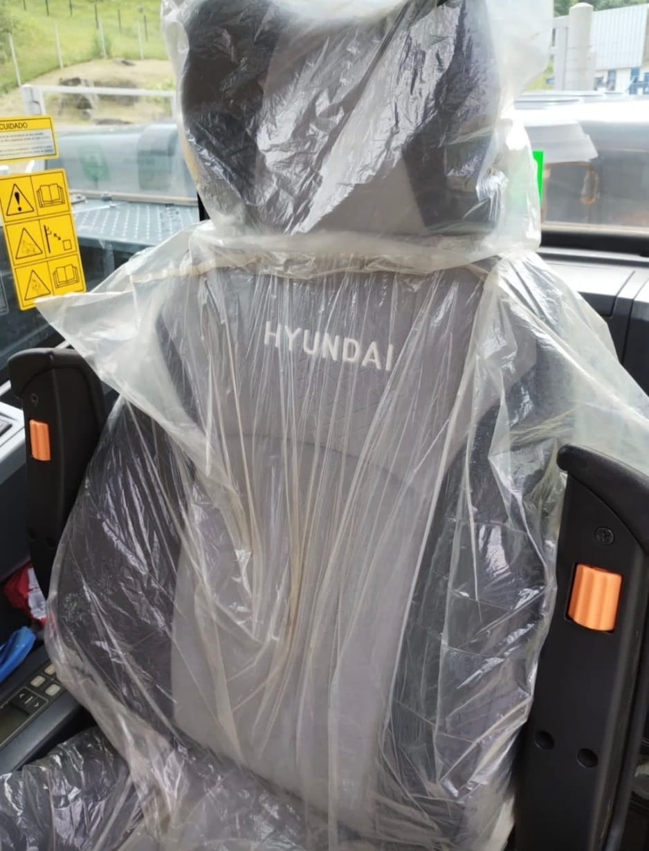Escavadeira Hyundai 220 2021 - Imagem 5