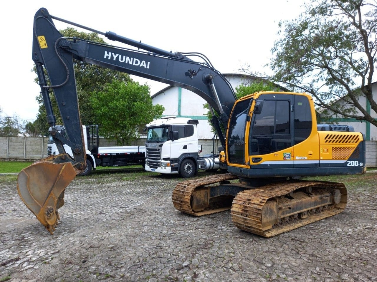 Escavadeira Hyundai 200 2020 - Imagem 2