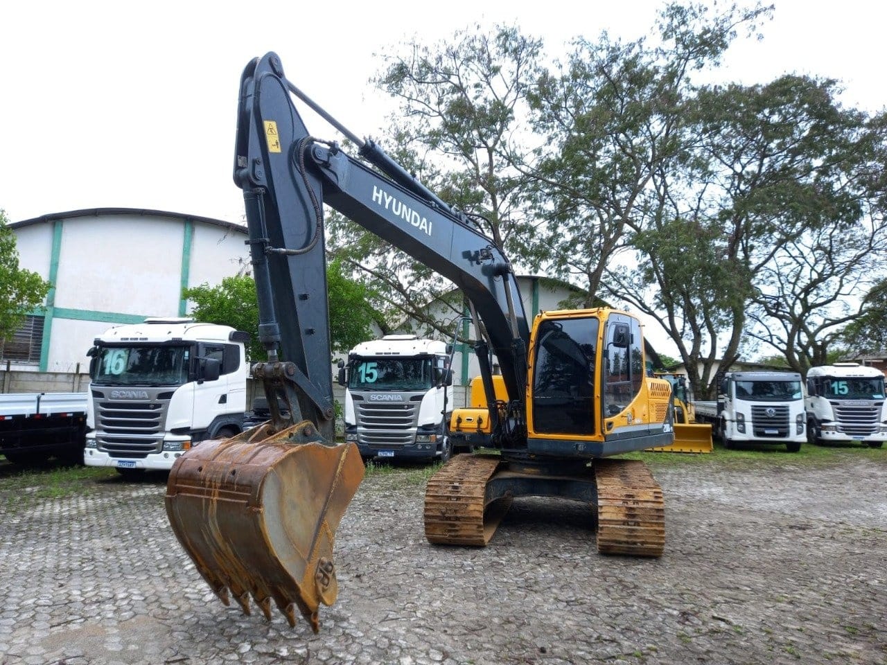 Escavadeira Hyundai 200 2020 - Imagem 3