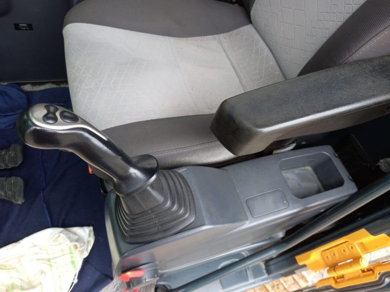 Escavadeira Hyundai 200 2020 - Imagem 5