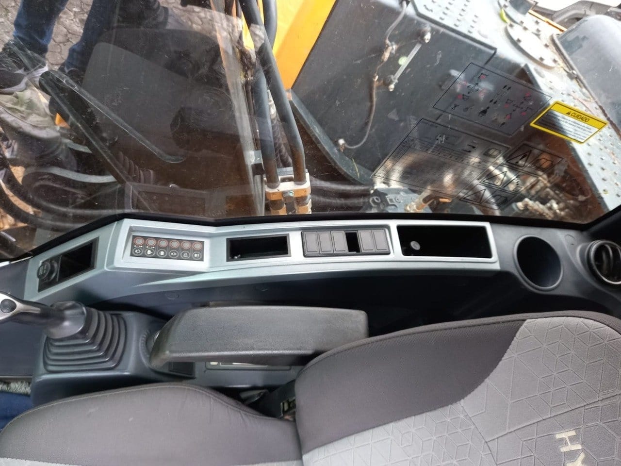Escavadeira Hyundai 200 2020 - Imagem 6