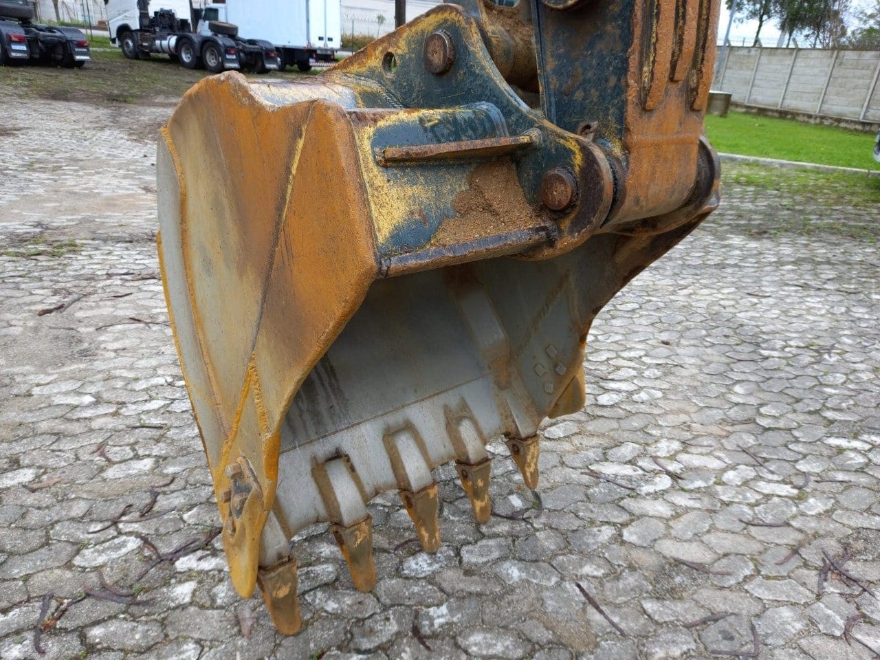 Escavadeira Hyundai 200 2020 - Imagem 13