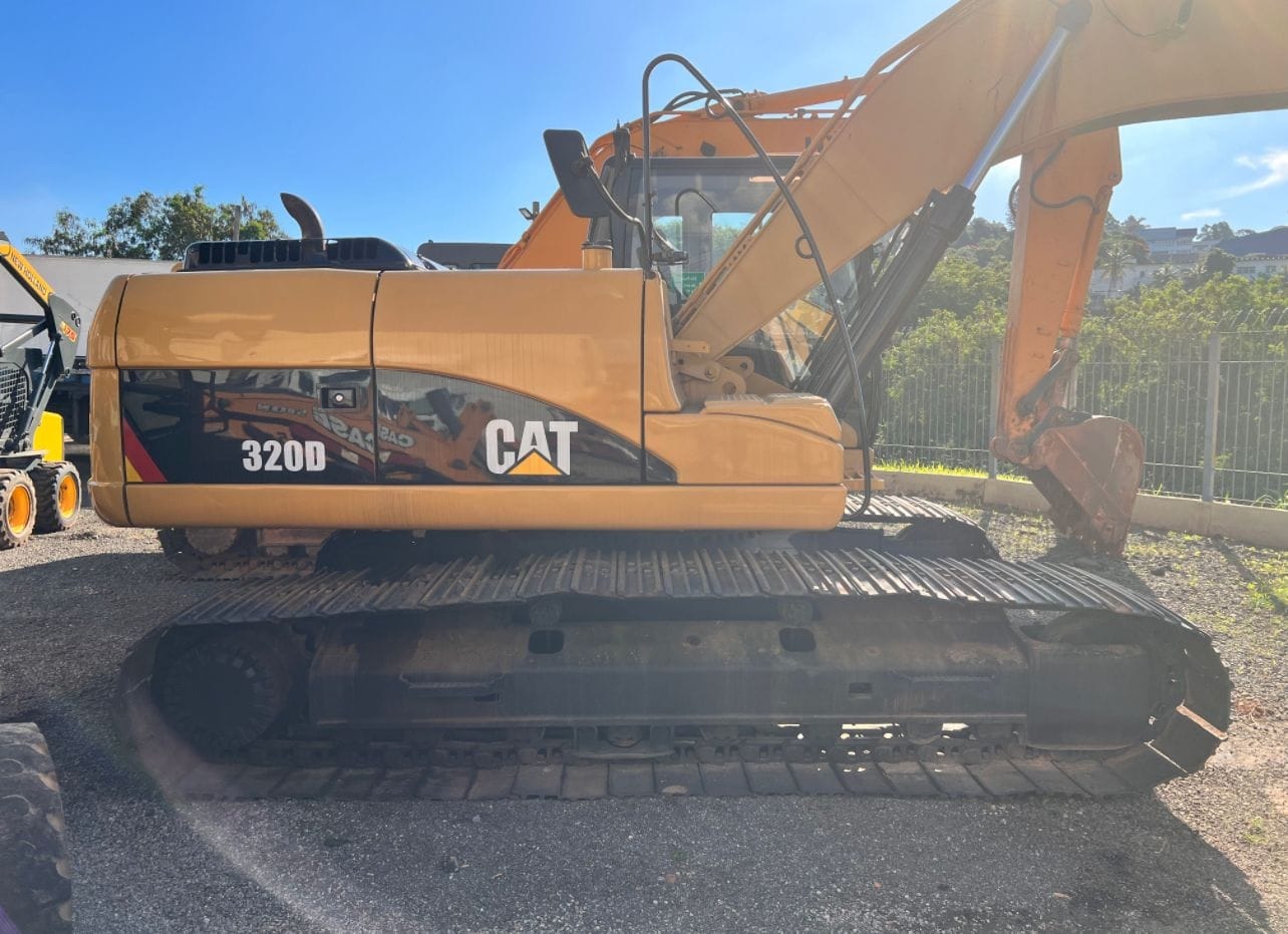 Escavadeira Caterpillar 320DL 2008 - Imagem 1