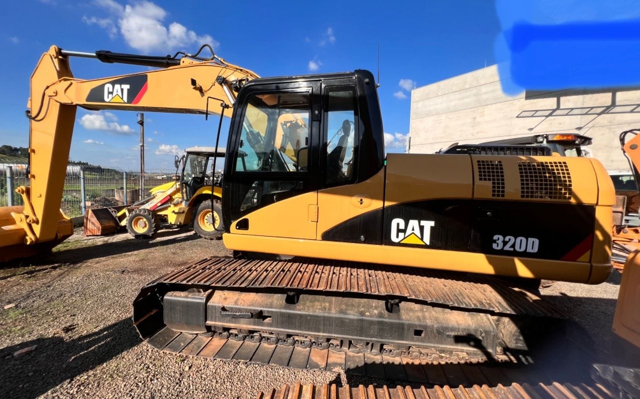 Escavadeira Caterpillar 320DL 2008 - Imagem 2