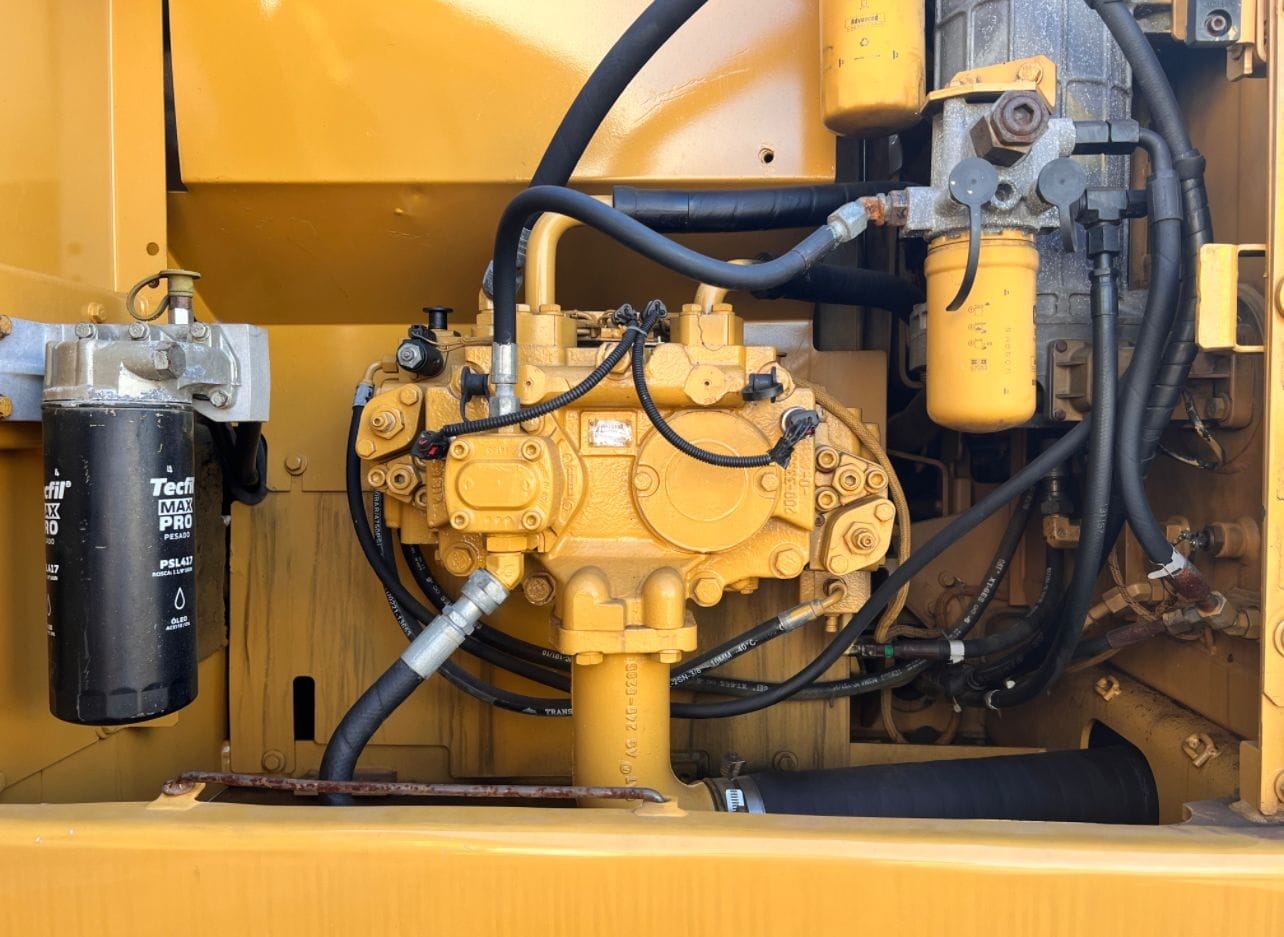 Escavadeira Caterpillar 320DL 2008 - Imagem 6