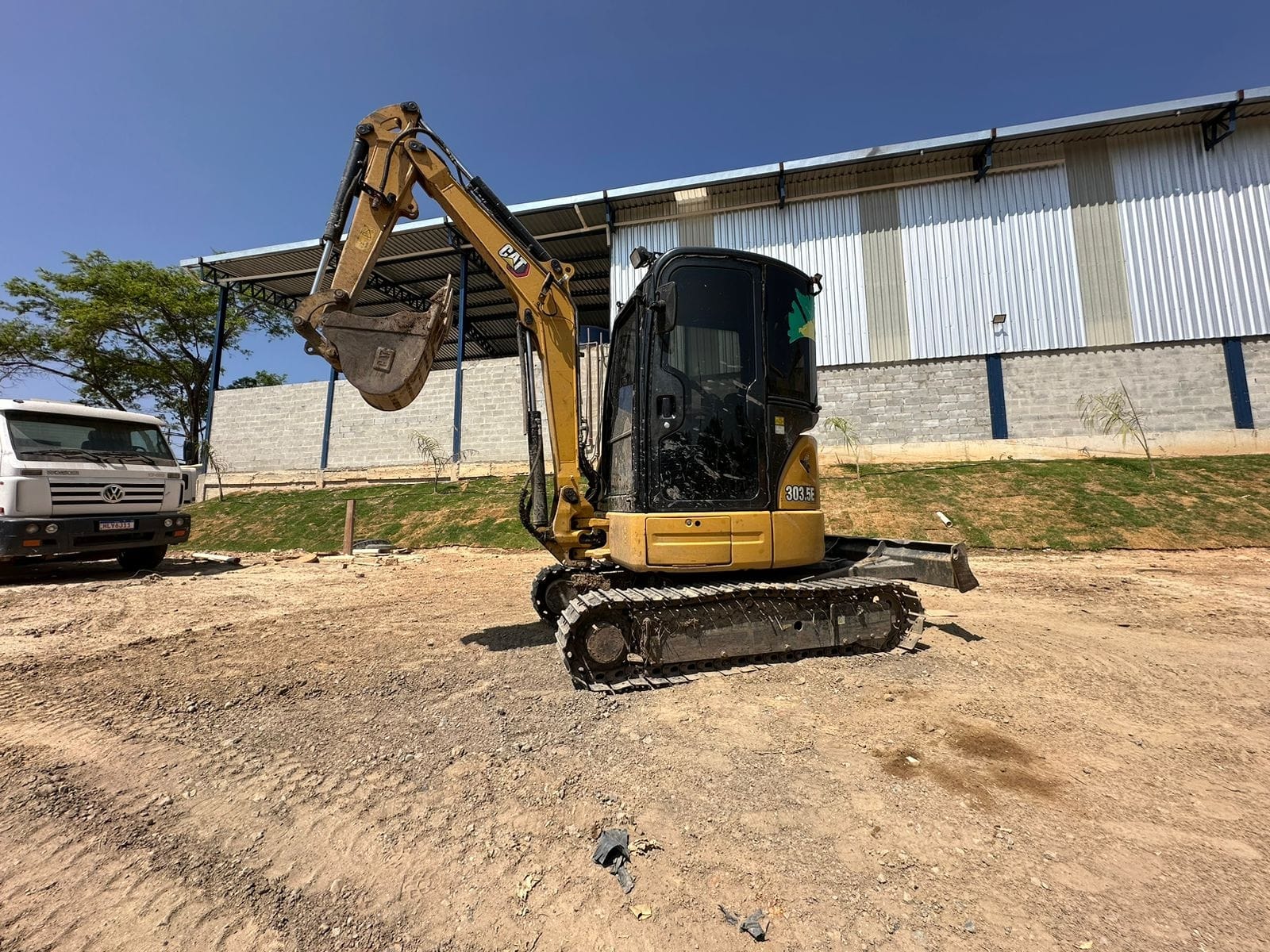 Mini Escavadeira Caterpillar 303.5E - Imagem 4