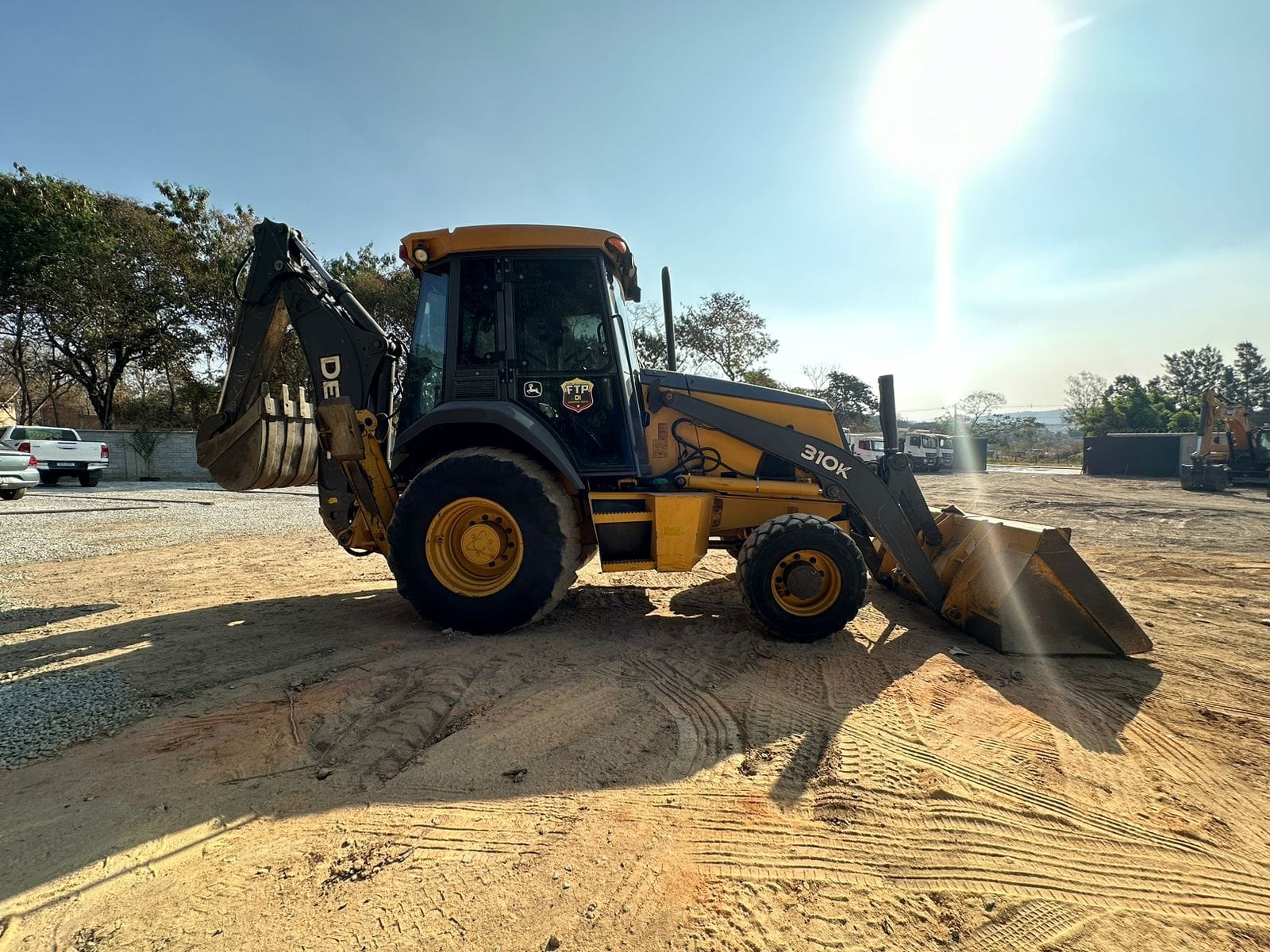 Retroescavadeira John Deere 310K - Imagem 4