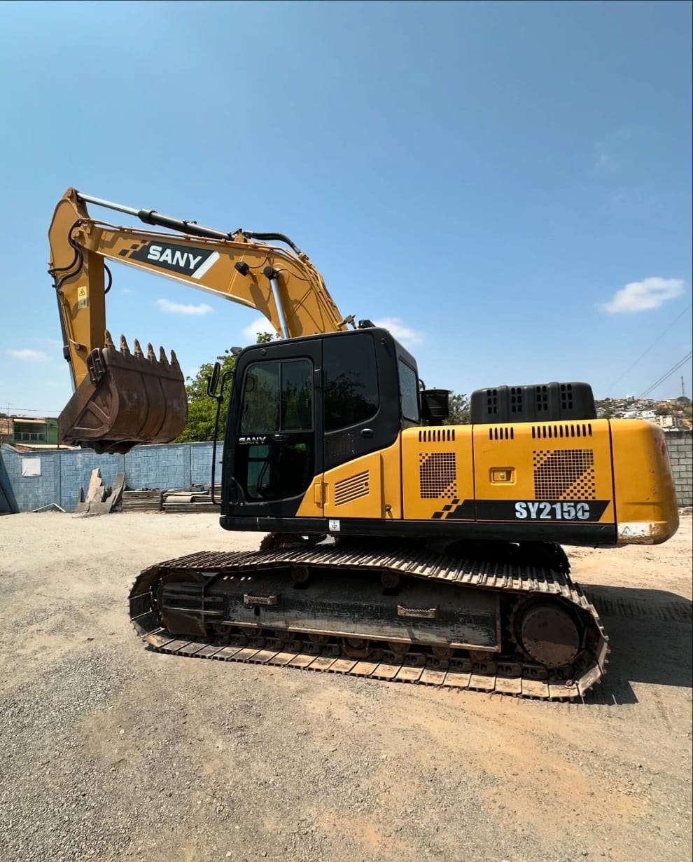 Escavadeira SANY SY215C - Imagem 1