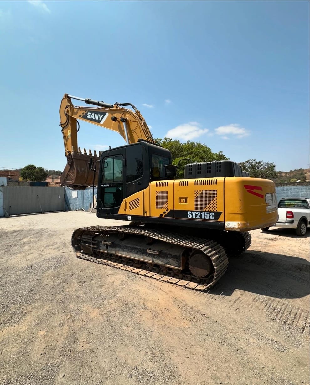 Escavadeira SANY SY215C - Imagem 2