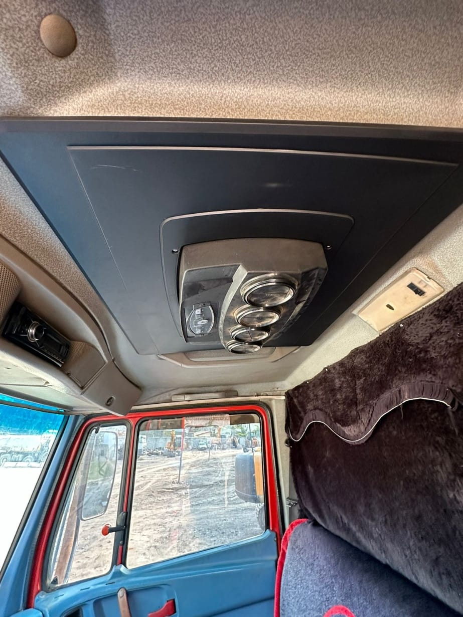 Caminhão Mecedes Benz 1620 - Imagem 8