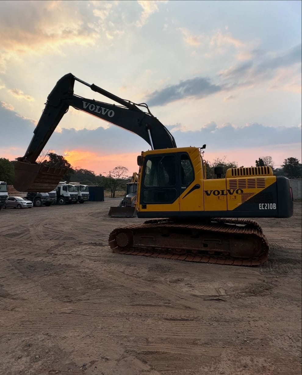Escavadeira Volvo EC210B 2014 - Imagem 3