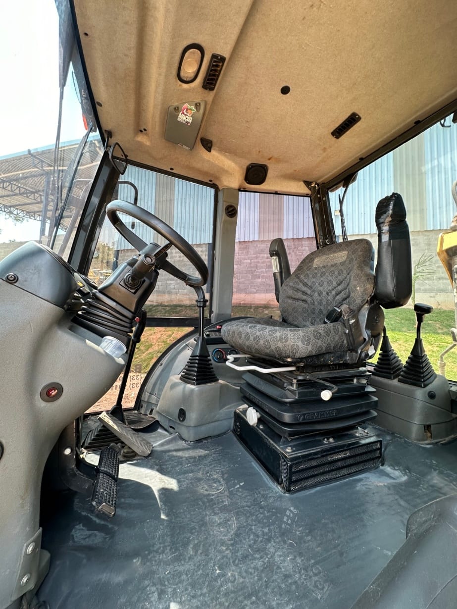 Retroescavadeira New Holland B95B - Imagem 6