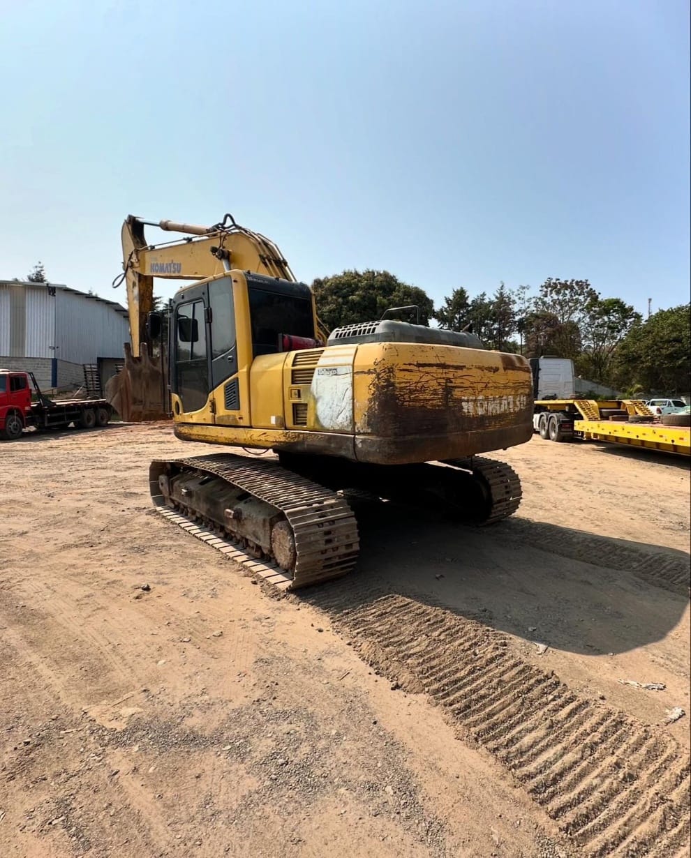 Escavadeira Komatsu PC240 - Imagem 2