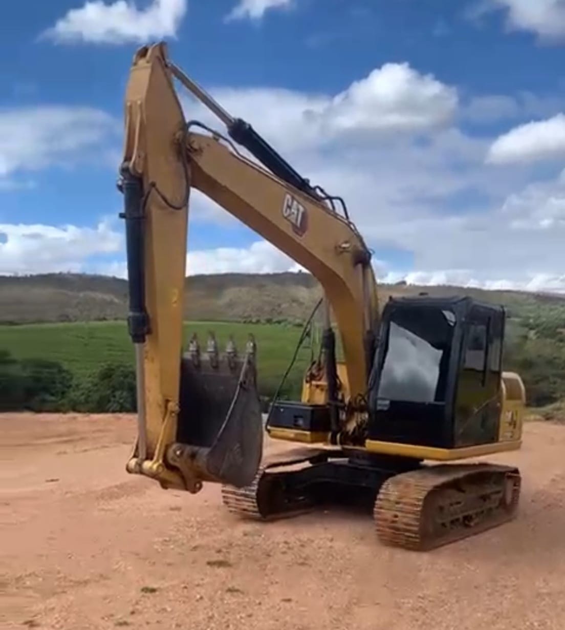 Escavadeira Caterpillar 313D2GC  2022 - Imagem 4