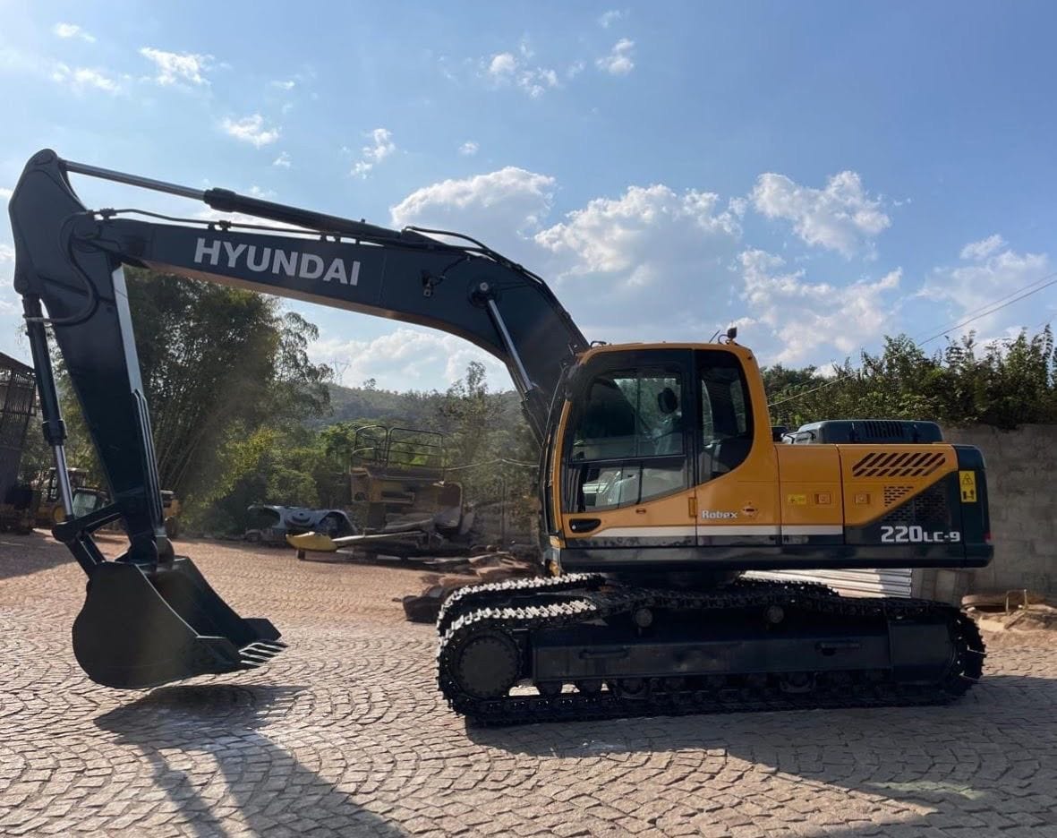 Escavadeira Hyundai R220LC-9 2018 - Imagem 3