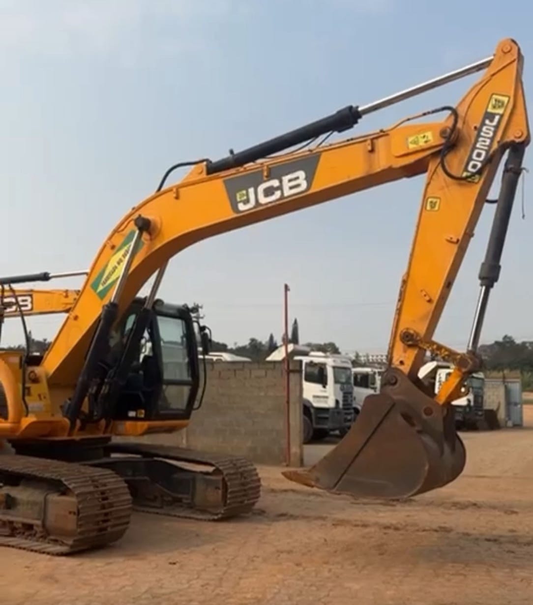 Escavadeira JCB JS200 2014 - Imagem 2